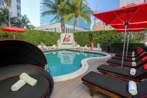 Red South Beach Hotel image 4